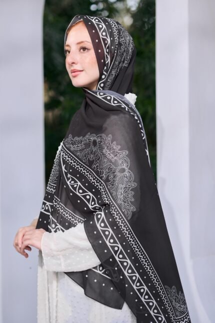Noir Lace Scarf